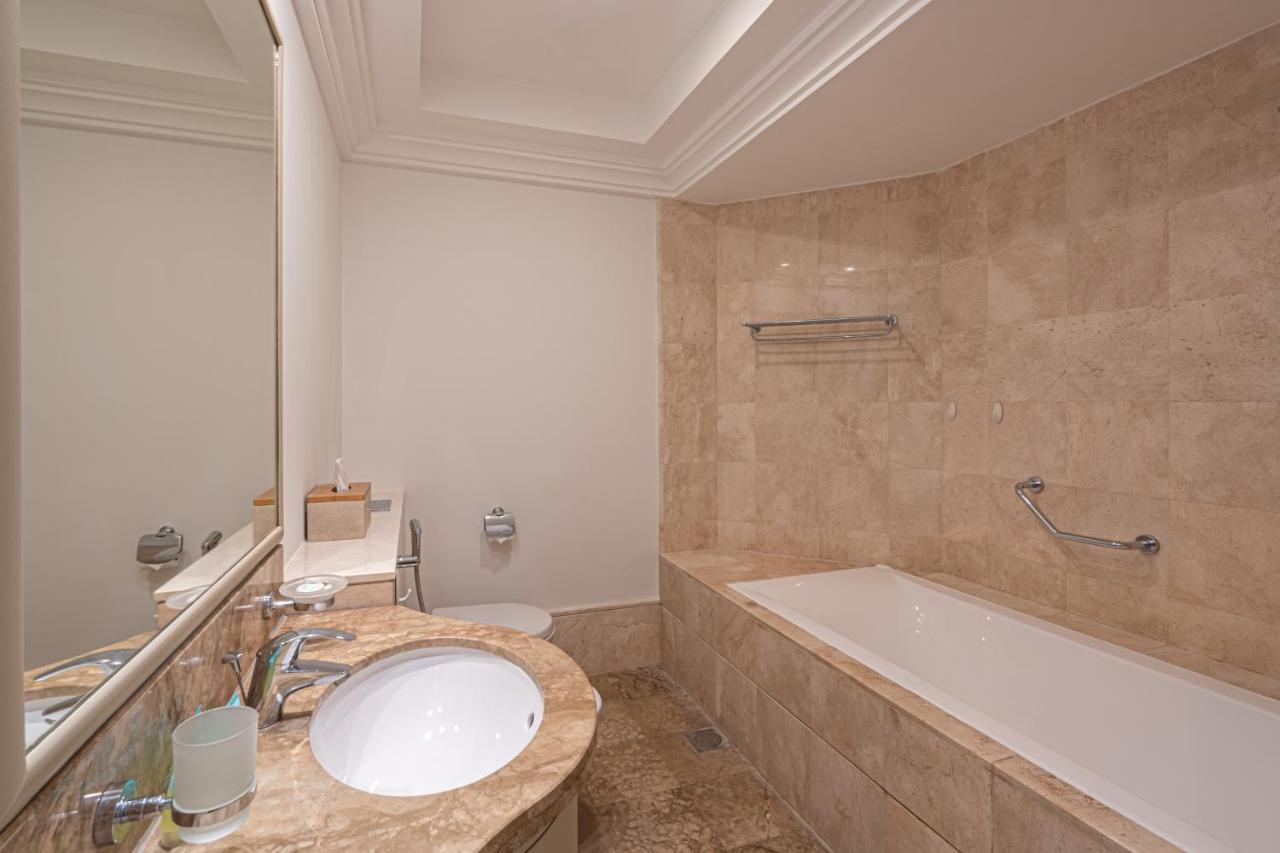 Higuests - Luxurious 1Br In Palms With Private Beach Access Dubai Esterno foto