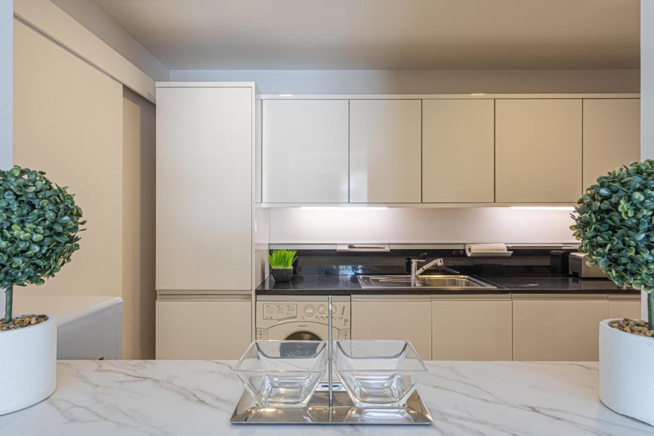 Higuests - Luxurious 1Br In Palms With Private Beach Access Dubai Esterno foto